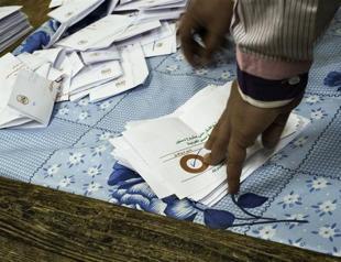 Islamists claim initial victory in Egypt referendum