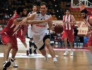 Fenerbahçe outplayed by defending champions Olympiacos