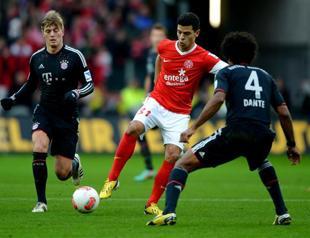 Brazil star Dante relishing England, Rooney clash