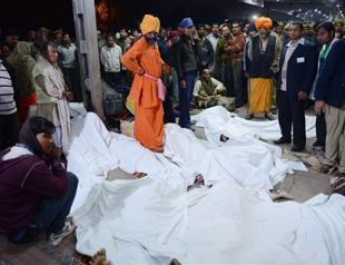 36 killed as stampede mars Indias Kumbh festival