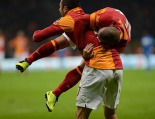 Drogba watches, Burak scores as Galatasaray wins 2-0
