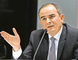 Central Bank tries to defend independency