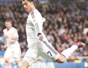 Ronaldo center stage as Champions League resumes