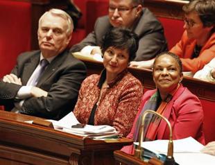 French parliament adopts gay marriage law