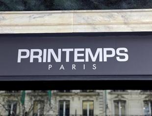 Armed robbers steal $4m in jewels from Paris store