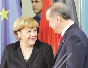 Merkel kicks off visit to Turkey with Patriots unit