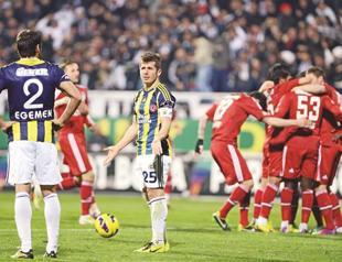 Sore loser Fenerbahçe blames referee for Beşiktaş loss