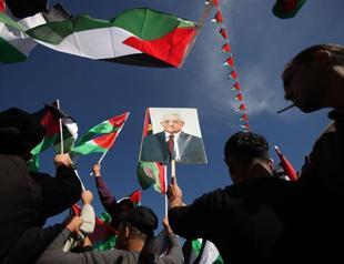 Abbas orders official use of State of Palestine