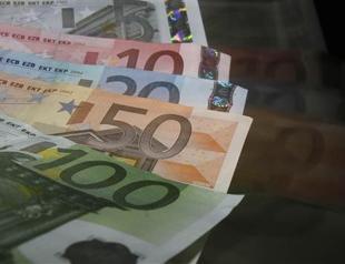 Guinean man detained in strange Euro fraud case
