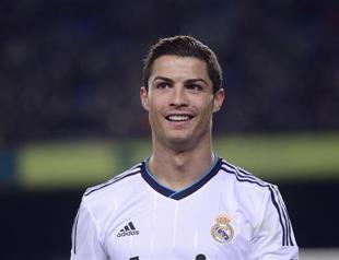 Ronaldos damaged Ferrari to sell on eBay: Lawyer