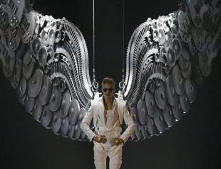 Bieber recovering after fainting at London concert