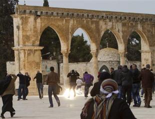 Worshippers, Israel police clash at Al-Aqsa over Koran