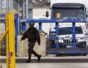 Syrian rebels say no talks under way to free UN peacekeepers