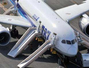 Dreamliner makes emergency landing in Japan