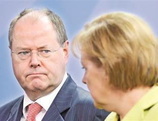 Conservative bloc of Merkel hits new high