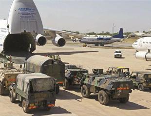 Allies help as France starts Mali land op