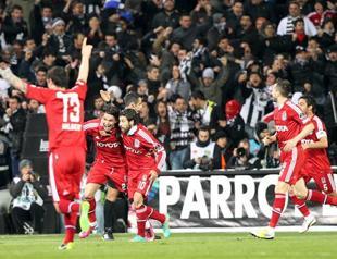 Beşiktaş gives ground a legendary send-off with last-gasp win against Fenerbahçe