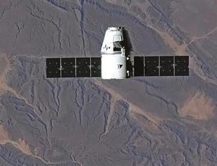 SpaceX’s capsule arrives at space station