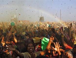 120 million wash away sins as Indias Kumbh festival ends