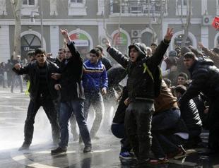 Azeri police detain 60 in army deaths protest