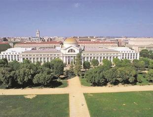 Warner Bros donates items to museum