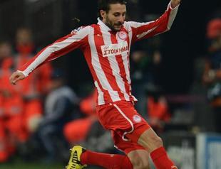 Olympiacos clinches Greek title