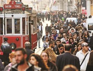 Bulgarians, Azeris top list of new Turkish citizens