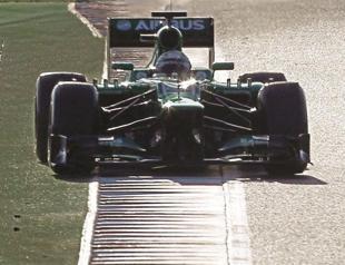 Hamilton wild-card as Vettel seeks fourth title