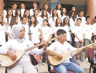 Adana children’s choir sings in five languages