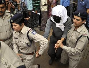 Indian police detain 20 over Swiss tourists rape