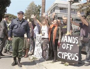 Russia, EU duel over crisis hit Greek Cyprus