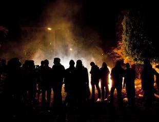 Egypt activists, Islamists clash outside Brotherhood HQ