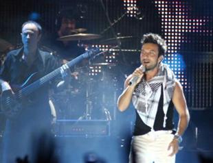 Kurdish icon Perwer hopes to share stage with Tarkan