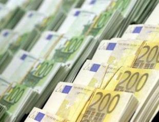 Cyprus imposes limits on cash taken abroad