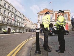 Berezovsky had ligature around his neck: Inquiry