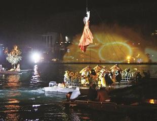 Adana stops for celebration of theater