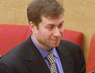 FBI denies report it arrested Russian tycoon Abramovich