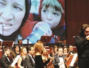 Istanbul Symphony Orchestra plays to draw attention to Syria