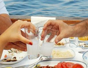 Alcohol ban in public spaces overturned by Turkish court