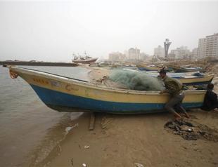 Hamas says Israel launched air strike on Gaza, first since truce