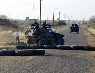 France bombs supply routes in Mali