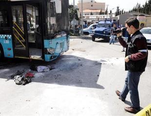 Istanbul city bus attacked with Molotov cocktails