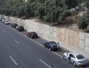 Israel falls silent to recall Holocaust victims