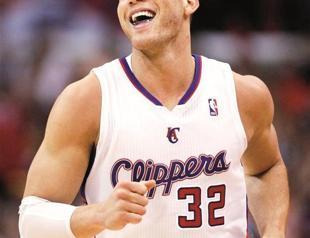 Clippers beat Lakers to clinch division title