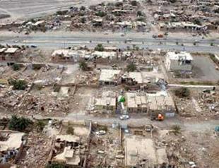 Quake hits near Irans nuclear city Bushehr, leaves 32 dead