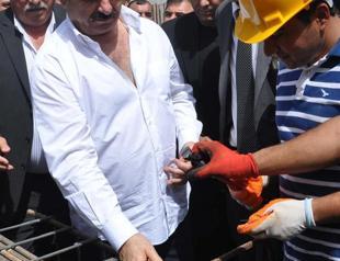 Famous singer Tatlıses becomes father again