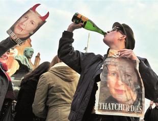 Admirers mourn Margaret Thatcher as opponents party after