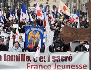 French Senate approves crucial article of gay marriage bill