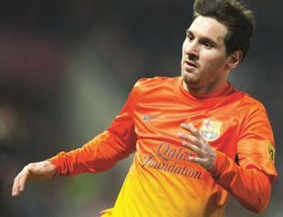 Messi double saves Barça in Granada