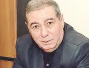 Writer denies claims that he seeks asylum in Turkey